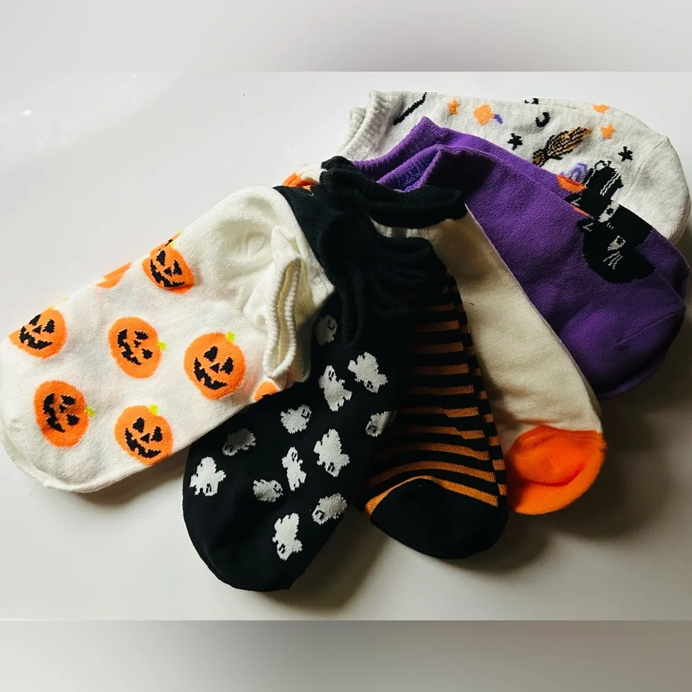 NEW!! Women’s Spooky Halloween Ankle Sock Set: Includes 6 Pairs- (NWT)